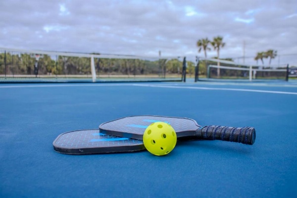 Islander East Condominiums image 9