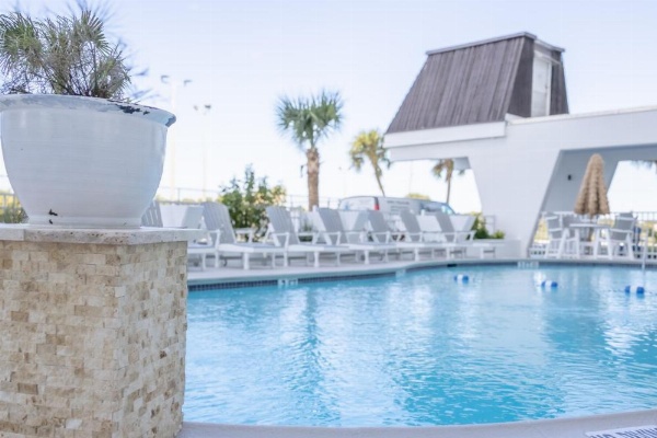 Islander East Condominiums image 17